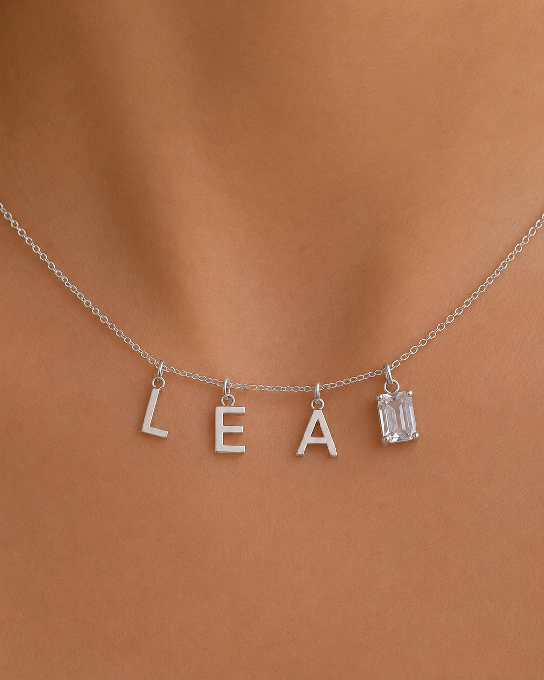 CHAIN(S)